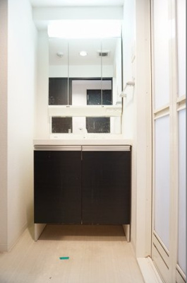 【独立洗面台】 | レオンコンフォート新梅田 | 使いやすい独立洗面台です