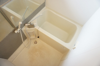 【浴室】 | レオンコンフォート新梅田 | 日々の疲れを癒すお風呂付です