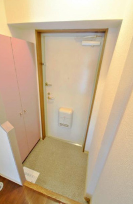 【玄関】 | ロイヤル天満橋 | 明るい玄関です