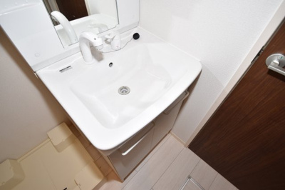 【独立洗面台】 | アンビエント玉造 | 使いやすい独立洗面台です