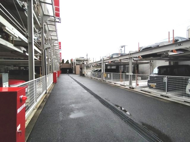 ルネヒューマンズガーデン鶴見の駐車場|敷地内にある駐車場です。