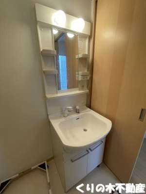 【洗面所】 | アーネスト南日吉 | スペースが確保できる洗面所です