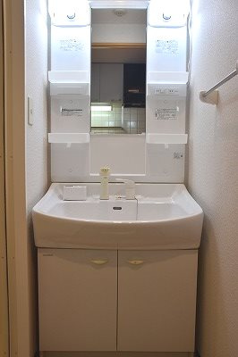 【洗面所】 | サムティ阿波座ルッソ | スペースが確保できる洗面所です