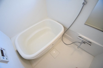 【浴室】 | ルクレ北堀江 | コンパクトで使いやすいお風呂です