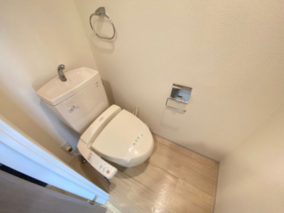 【トイレ】 | ブルービーサクラガワエキマエ