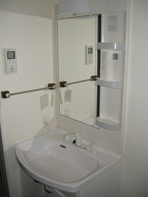 【独立洗面台】 | CITY SPIRE難波サウスタワー | 独立洗面化粧台が付いています