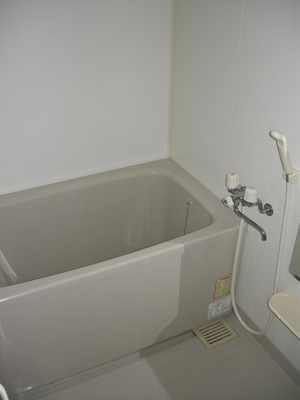 【浴室】 | CITY SPIRE難波サウスタワー | きれいなお風呂です