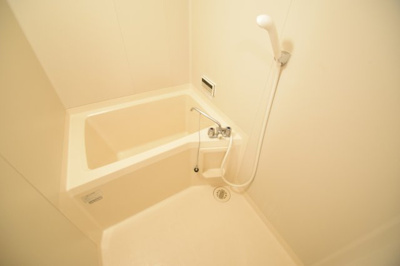 【浴室】 | 日宝サンフラッツ東平 | 落ち着いた空間のお風呂です