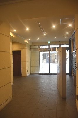 【ロビー】 | エコロジー立売堀レジデンス | 落ち着いたロビーです