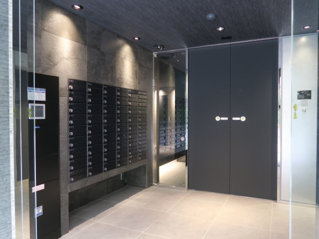 S-RESIDENCE市川のエントランス