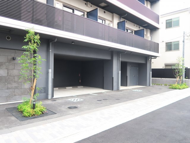 S-RESIDENCE市川の駐車場