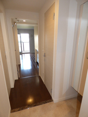 【玄関】 | エトワール阿波座 | 明るい玄関です