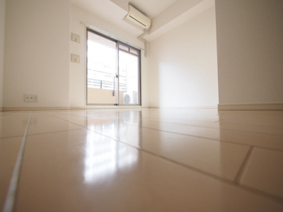 【居間・リビング】 | ビバーナ日本橋 | ゆったり過ごせる居間です