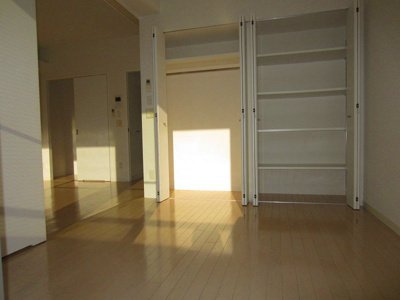 【洋室】 | ドゥーエ谷町