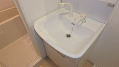 【洗面所】 | ドゥーエ本庄 | 明るい洗面所です