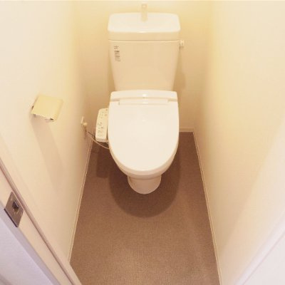 【トイレ】 | プレミアムコート谷町4丁目 | 清潔感のあるトイレです