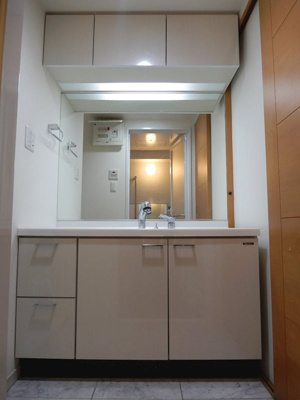 【洗面所】 | リーガル四ツ橋筋 | 使いやすい洗面所です