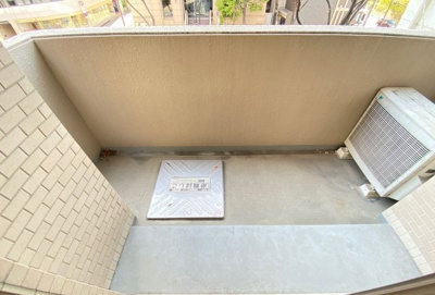 【バルコニー】 | ニューシティアパートメンツ西天満 | 開放的で明るい空間を演出してくれるバルコニーです