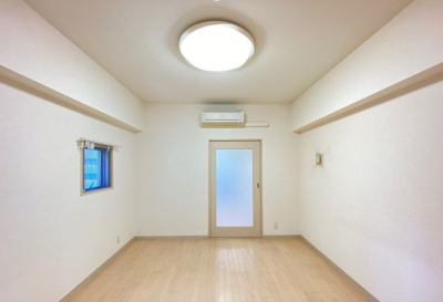 【居間・リビング】 | ニューシティアパートメンツ西天満 | ゆったり過ごせる居間です