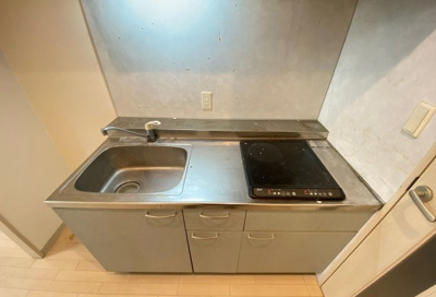 【キッチン】 | ニューシティアパートメンツ西天満 | コンパクトなキッチンで掃除もラクラク