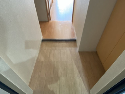 【玄関】 | ルーセントオーデン難波