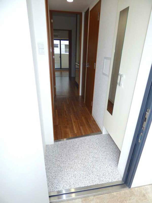 【玄関】 | ヴィラ・リヴィエール