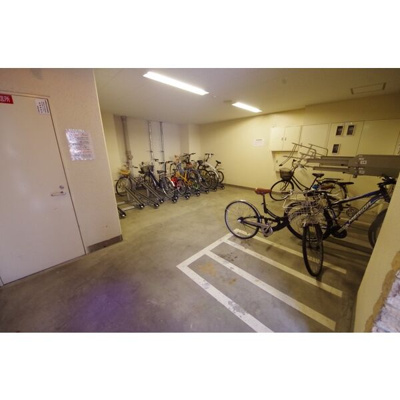 【駐車場】 | インベスト本町WEST