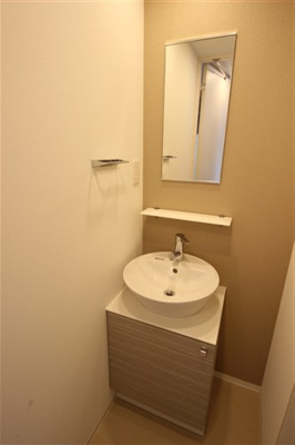 【独立洗面台】 | エスリード京橋グレイス | 独立洗面化粧台が付いています