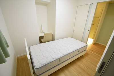 【洋室】 | Bee-parQ扇町 | 落ち着いた色調の洋室です