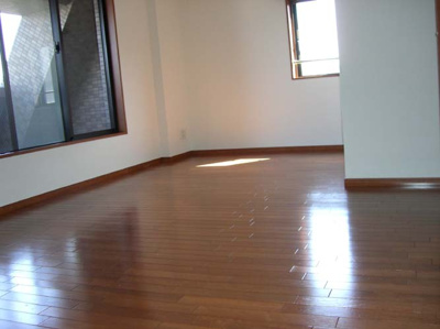 【寝室】 | リーガル新大阪駅前Ⅱ | こちらの居間で趣味の時間をお楽しみください