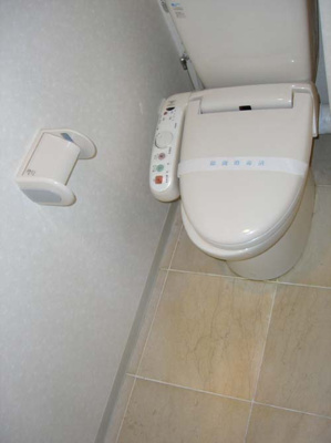 【トイレ】 | リーガル新大阪駅前Ⅱ | 落ち着いた色調のトイレです