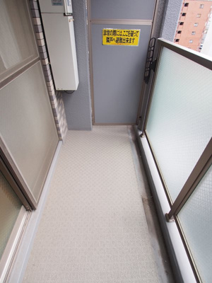 【バルコニー】 | AXISエスリード梅田新道 | 外からの目が気にならないバルコニーで洗濯物が干せます