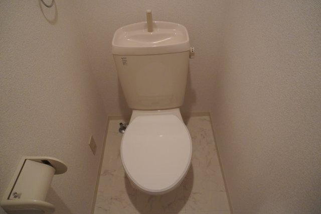 仲介手数料0！！FREYR茶臼前のトイレ