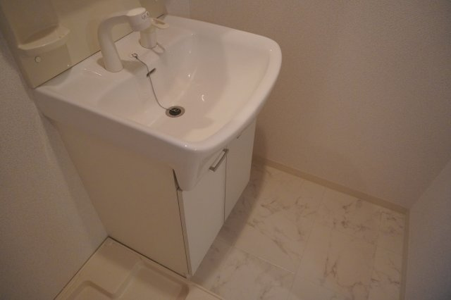 仲介手数料0！！FREYR茶臼前の洗面所