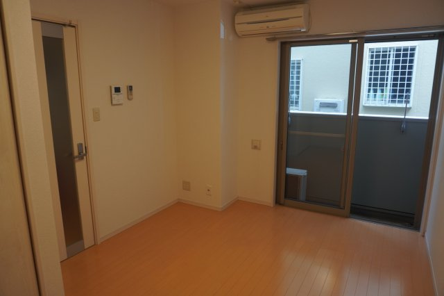 仲介手数料0！！FREYR茶臼前の居間・リビング