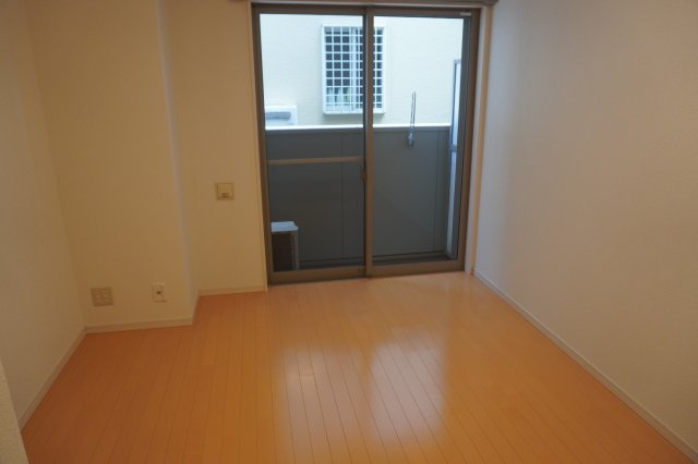 仲介手数料0！！FREYR茶臼前の居間・リビング