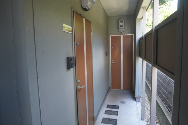 仲介手数料0！！FREYR茶臼前の玄関