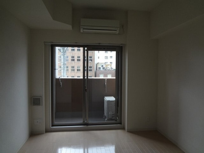 【居間・リビング】 | プレミアムコート天神橋 | こちらの居間で趣味の時間をお楽しみください