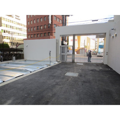 【駐車場】 | ローレルコート江坂 | 駐車場完備です