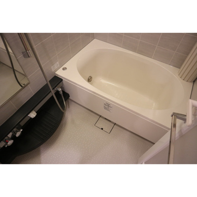 【浴室】 | ローレルコート江坂 | コンパクトで使いやすいお風呂です