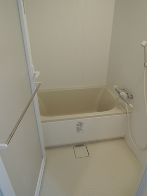 【浴室】 | フォレステージュ北堀江 | コンパクトで使いやすいお風呂です