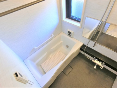 【浴室】 | リーガル北心斎橋Ⅱ | 日々の疲れを癒すお風呂はすごく広くなっていてリラックスできます！！