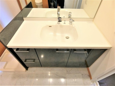 【洗面所】 | リーガル北心斎橋Ⅱ | 忙しい朝の用意も楽々の洗面所です！