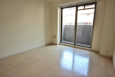 【居間・リビング】 | サムティ梅田インターコア | おしゃれなリビングです