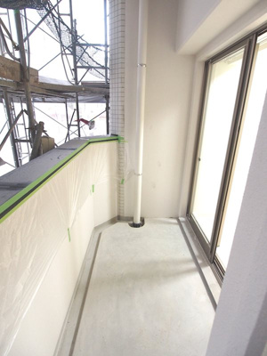 【バルコニー】 | Live Casa本町 | 開放的で明るい空間を演出してくれるバルコニーです