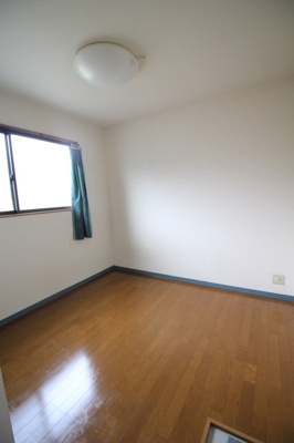 【寝室】 | プチ・ニード堀江通り