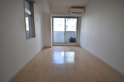 【居間・リビング】 | b.shade | ゆったりとした居間です