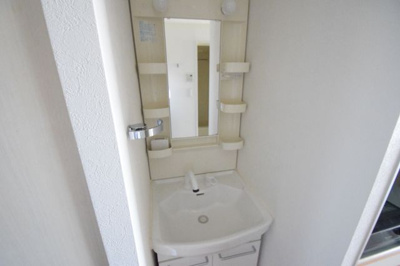 【洗面所】 | La Douceur難波東 | ゆったりとスペースのある洗面所