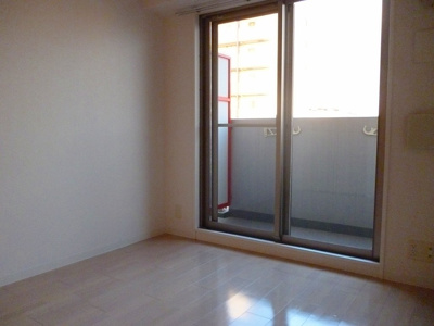 【居間・リビング】 | CASSIA難波 | こちらのリビングで趣味の時間をお楽しみください