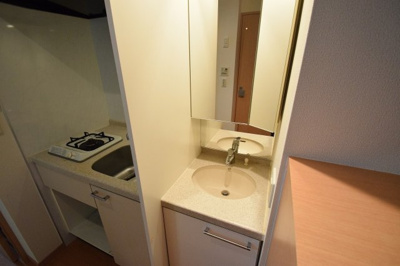 【独立洗面台】 | エステムプラザ大阪セントラルシティ | 朝の身支度には欠かせない独立洗面化粧台